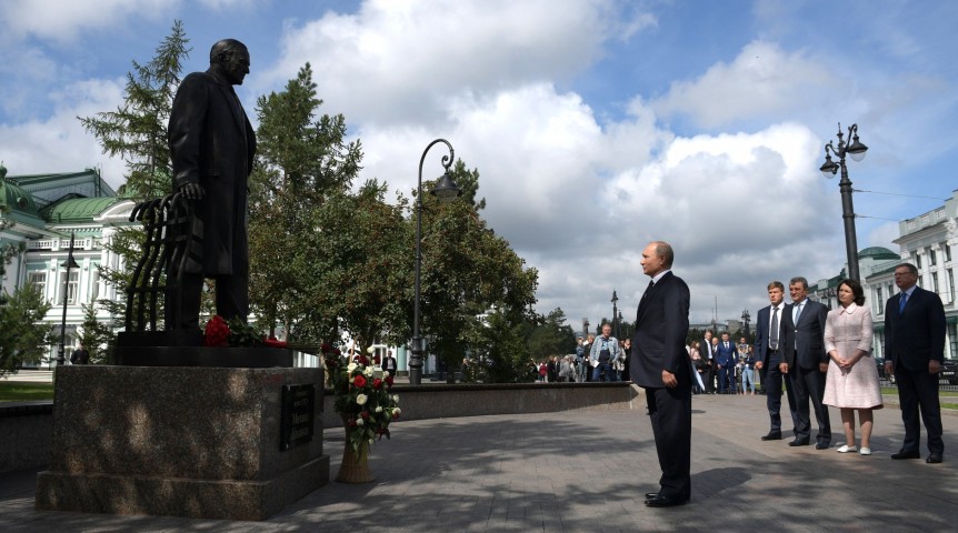 Омичи выберут тарский вариант путинского памятника Михаилу Ульянову