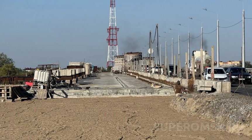 В мэрии сообщили об 11 рабочих на мосту у Телецентра