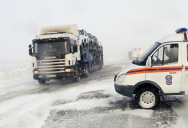 Из-за мощного урагана и снегопада закрывается движение по трассе Омск – Тюмень