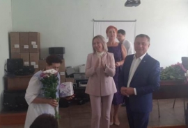 Омский депутат Инна Гомолко поздравила врачей с Днем медработника