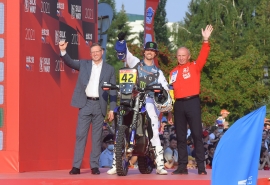 В Омске дали торжественный старт ралли «Шелковый путь»