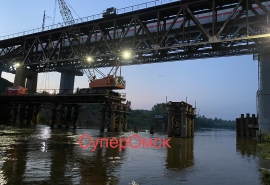 В Омске, похоже, строят мост через Омь