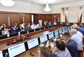 Правительство и депутаты Новосибирской области совместно обсуждают проект концессионных соглашений по ...
