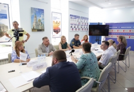 В омском штабе общественной поддержки состоялся круглый стол по вопросам безопасности детей на каникулах