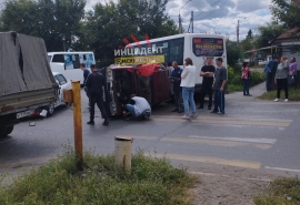 Стали известны подробности ДТП на перекрестке в Старом Кировске с опрокидыванием