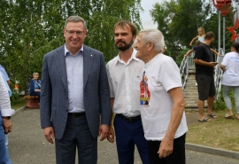 Губернатор Омской области поздравил жителей Берегового с 65-летием поселка