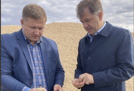 Более 60 тыс. гектар земли в Омской области возделывается при помощи новой техники, приобретенной при ...