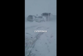 Появилось видео масштабного затора в буран по трассе Омск – Полтавка