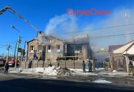 Появились кадры с места пожара в омском ресторане
