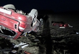 В Омской области после жесткого опрокидывания авто один человек погиб и двое попали в больницу
