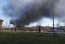 Омский Роспотребнадзор рассказал о качестве воздуха после мощного пожара в Нефтяниках
