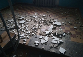 Суд поставил дом с обрушившейся крышей в Лениском округе Омска в приоритет на расселение