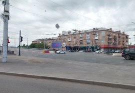 Из-за вынужденного закрытия Ленинградского моста в центре Омска скопились крупные пробки