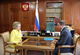 Сенатор Евстифеев прокомментировал итоги встречи губернатора Хоценко со спикером Совфеда Матвиенко