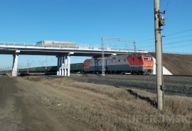 В Омской области произошло ЧП с грузовым поездом