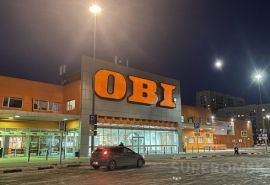 В Омске решили продать огромное здание, где открылся популярный сетевой магазин