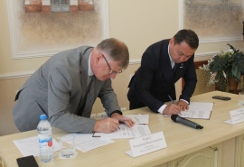 Председатели Омского горсовета и Павлодарского маслихата подписали меморандум о сотрудничестве
