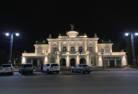 На фасаде дома в центре Омска установят мемориальную доску известной актрисе