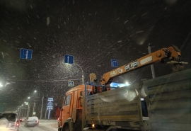 Из-за ремонта моста и пробок в Омске перенастроят светофоры