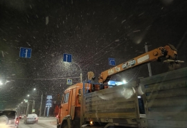 На Омск обрушился ночной снегопад