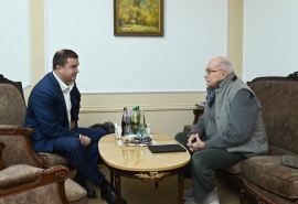 Виталий Хоценко поблагодарил Никиту Михалкова за показ популярного спектакля в Омске