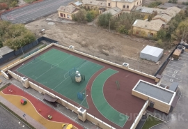 В Омске сдали дом с футбольной площадкой на крыше