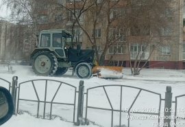 Уборка дорог Омска после снегопада началась еще ночью