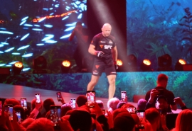 Омский боец Шлеменко показал себя в Госдуме перед выборами