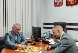 Омский министр спорта Ленберг переиграл президента федерации шашек