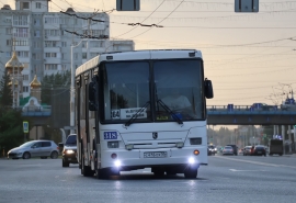 Перевозка пассажиров в автобусах Омска может подорожать до 65 рублей