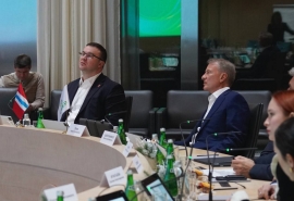 Хоценко обсудил с Грефом развитие цифрового образования в Омске