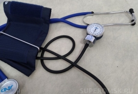 В омской больнице с новым главврачом урезали зарплату