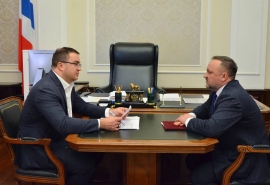 Губернатор Хоценко провел встречу с главой Омского района Долматовым