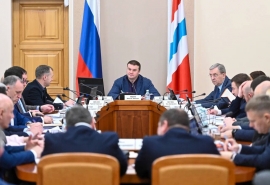 После поножовщины в Нижнекамске Хоценко поручил проверить безопасность в омских школах