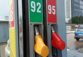 В Омской области в цене подскочит бензин: смотрим новые цены