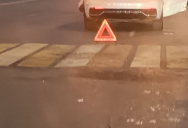 В столкновении двух машин под Омском пострадала двухлетняя девочка