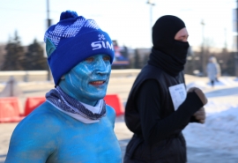 От Якубовича до фараона: смотрим образы омичей с Рождественского полумарафона