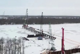 Губернатор Омской области показал кадры строительства моста через Иртыш