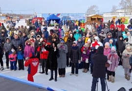 Виталий Хоценко посетил с семьей спортивно-патриотический фестиваль в Омске