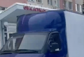 Омскую больницу, получившую матрасы от хоккеиста, предостерегли из-за зарплат