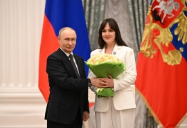 Президент Путин в Москве наградил выпускницу омской Шебалинки