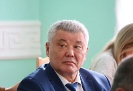 Шелест напутствовал Мендубаева в связи с возвратом из ЦАО Омска в Кормиловку