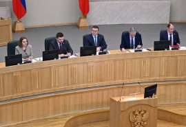 Названы имена омских педагогов и работников образования, получивших награды от губернатора