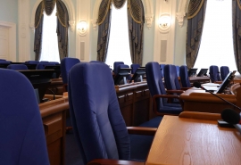 Действующие омские депутаты массово регистрируются на праймериз «Единой России»