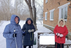 Депутат Юрий Козловский и КТОСы Октябрьского округа поздравили омичек с наступлением весны