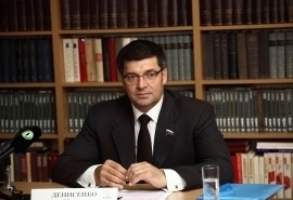 «СуперОмск» поздравляет Олега Денисенко с днем рождения