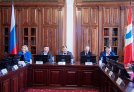 В Омской области депутаты Законодательного Собрания принимают меры по защите здоровья детей