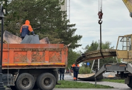 Шар «Держава» в Омске пронумеровали и увезли окончательно