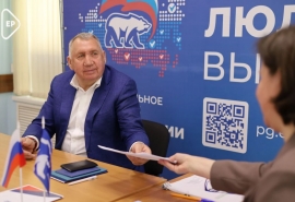 На праймериз «Единой России» в Омске заявился известный хоккейный функционер