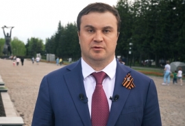 Губернатор Хоценко поздравил омичей с Днем Победы